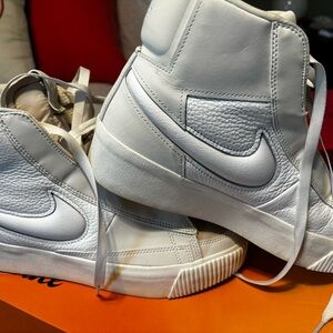 Nike Blazer Mid Victory Summit White Sneakers